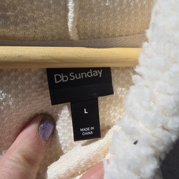 Db Sunday size large sweater - Picture 5 of 10